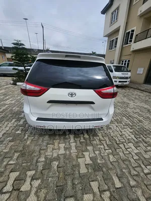 Toyota Sienna 2016 White