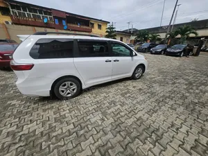 Toyota Sienna 2016 White