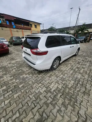 Toyota Sienna 2016 White