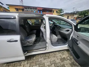 Toyota Sienna 2016 White