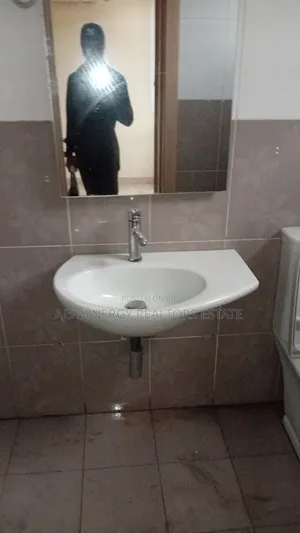 3bdrm Apartment in Lekki Phase 1 for rent