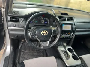 Toyota Camry SE 4dr Sedan (2.5L 4cyl 6A) 2013 Silver