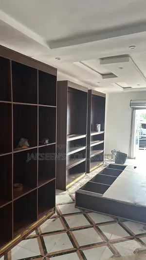 High Quality Display Shelves