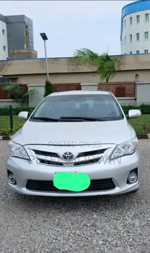 Toyota Corolla 2013 Silver