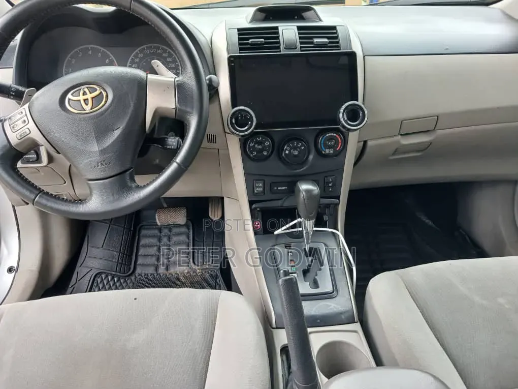 Toyota Corolla 2013 Silver