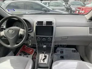 Toyota Corolla 2010 Silver