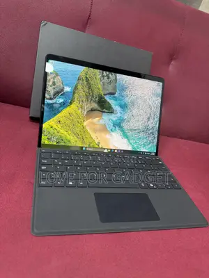 Laptop Microsoft Surface Pro 11th Edition, a Copilot+ PC 16GB SSD 1T