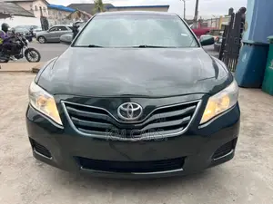 Toyota Camry LE 4dr Sedan (2.5L 4cyl 6A) 2011 Gray