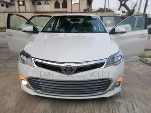 Toyota Avalon Limited Sedan FWD (3.5L 6cyl 6A) 2013 White