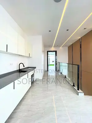 5bdrm Duplex in Osapa for sale