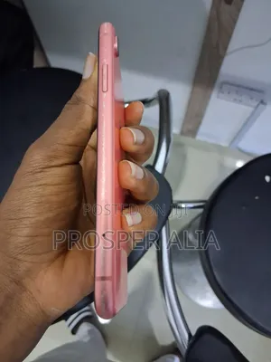 Apple iPhone XR 64 GB Red