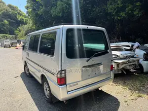 Mazda Bongo 2010