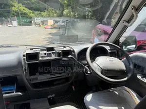 Mazda Bongo 2010