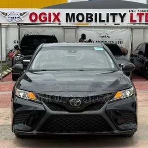Toyota Camry SE (2.5L 4cyl 8A) 2019 Black