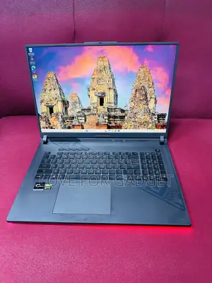 Laptop Asus ROG Strix G18 64GB Intel Core i9 SSD 4T