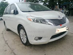 Toyota Sienna Limited Premium 7 Passenger (3.5L 6cyl 6A) 2016 White