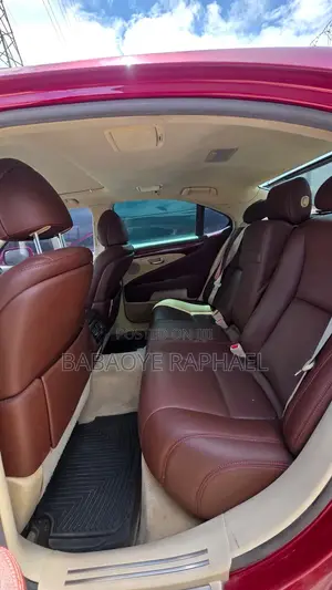 Lexus LS 2011 Red