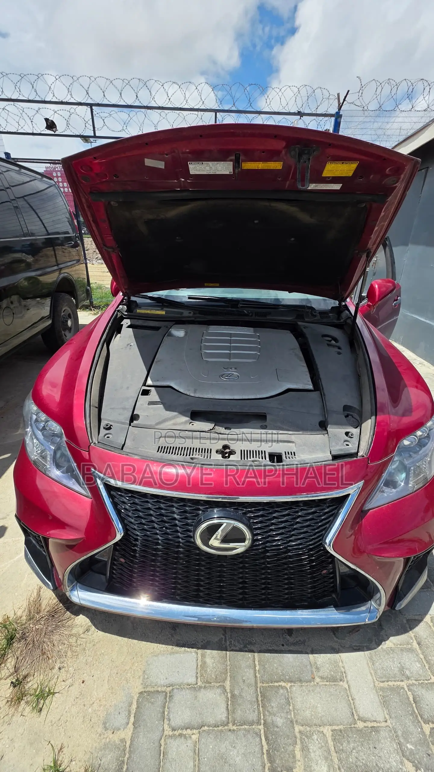 Lexus LS 2011 Red