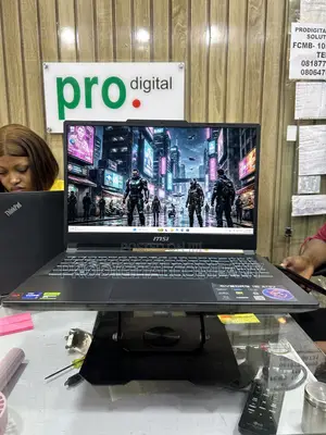 Laptop MSI Cyborg 15 16GB Intel Core i7 SSD 1T