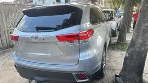 Toyota Highlander Limited Platinum 4x4 V6 (3.5L 6cyl 8A) 2018 Silver