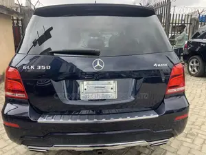 Mercedes-Benz GLK-Class Base GLK 350 4dr AWD 4MATIC (3.5L 6cyl 7A) 2015