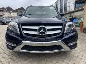 Mercedes-Benz GLK-Class Base GLK 350 4dr AWD 4MATIC (3.5L 6cyl 7A) 2015