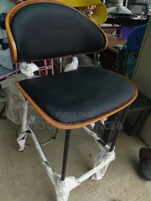 Executive Modern High Bar Stool With Leather Seat