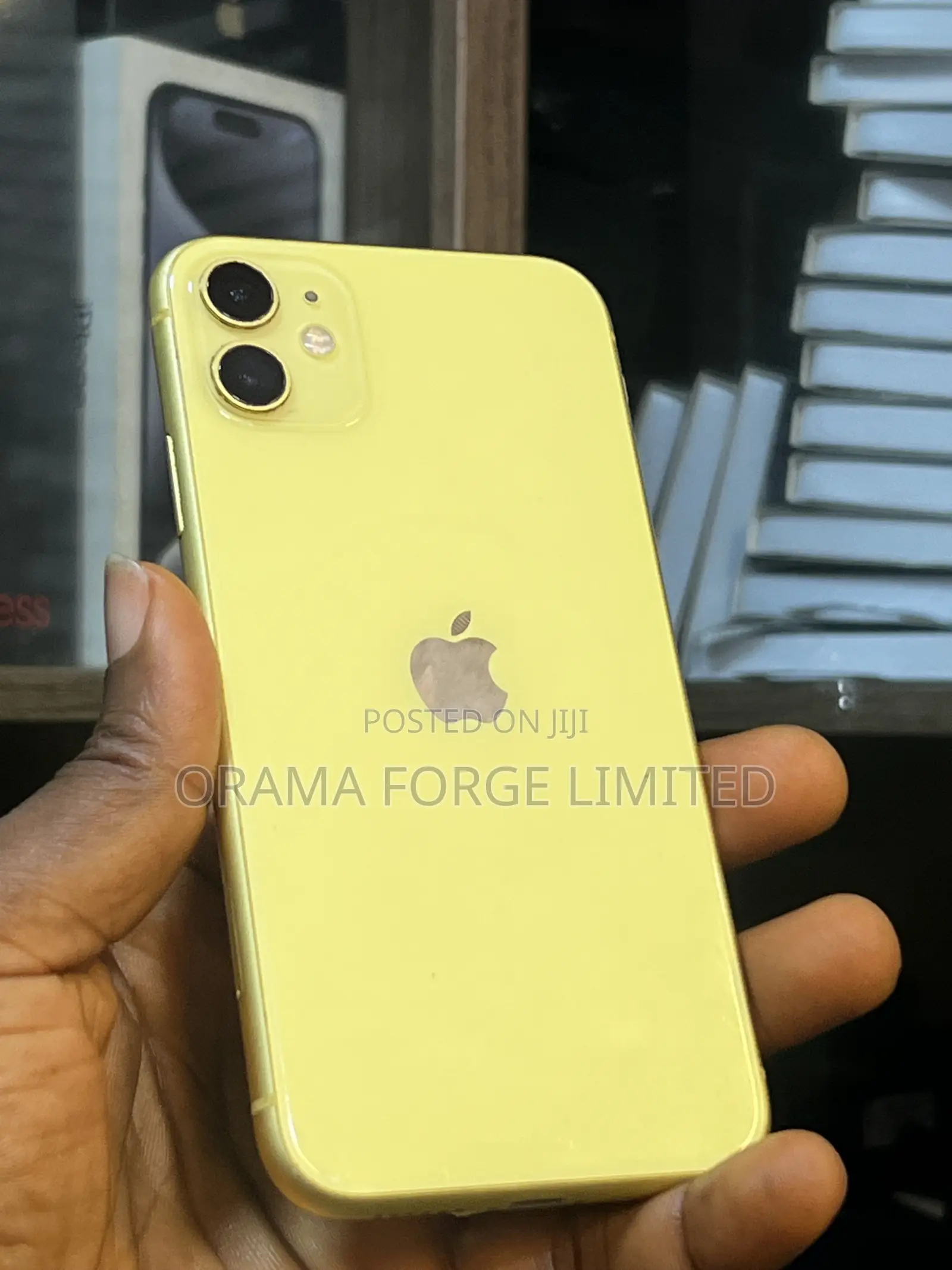 Apple iPhone 11 64 GB Yellow