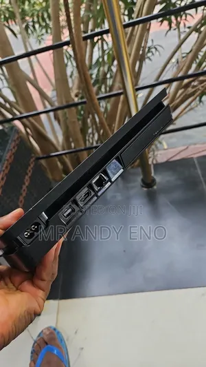 Ps4 With 4 Controller