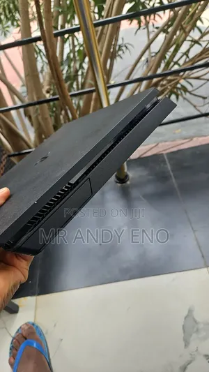 Ps4 With 4 Controller