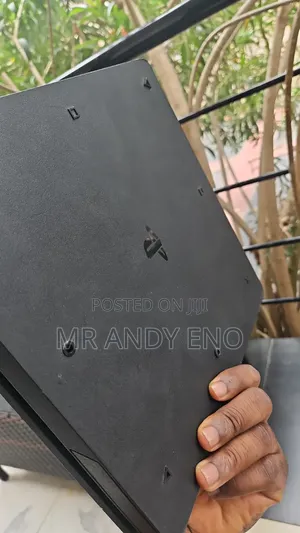 Ps4 With 4 Controller