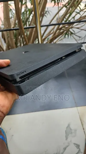 Ps4 With 4 Controller