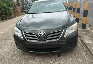 Toyota Camry LE 4dr Sedan (2.5L 4cyl 6AM) 2010 Green