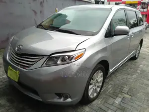 Toyota Sienna 2015 Gray