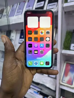 Apple iPhone XR 64 GB White