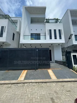 5bdrm Duplex in Ikota for sale