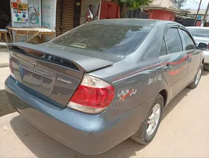 Toyota Camry 2004 Gray