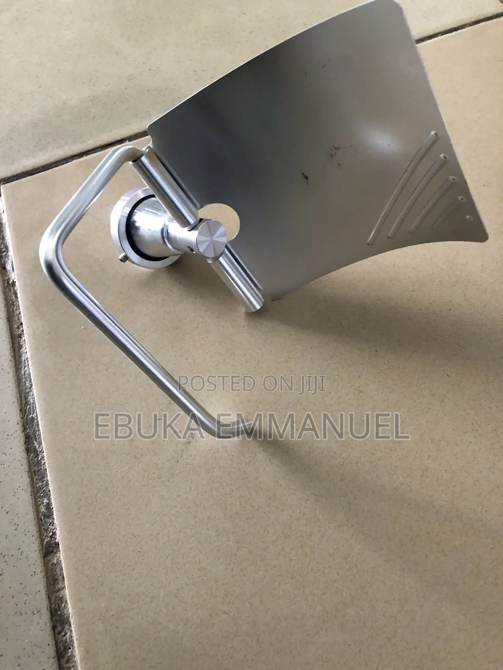 Tissue Holder