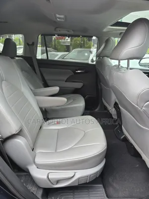 Toyota Highlander 2021 Blue