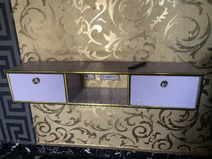 TV Shelf (Hanging)