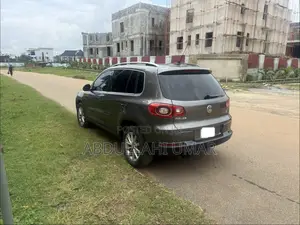 Volkswagen Tiguan S 4Motion 2011 Brown