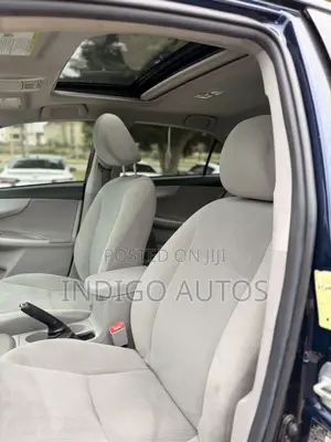 Toyota Corolla L 4-Speed Automatic 2013 Blue