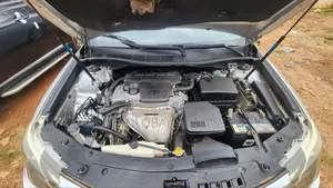 Toyota Camry SE 4dr Sedan (2.5L 4cyl 6A) 2013 Silver