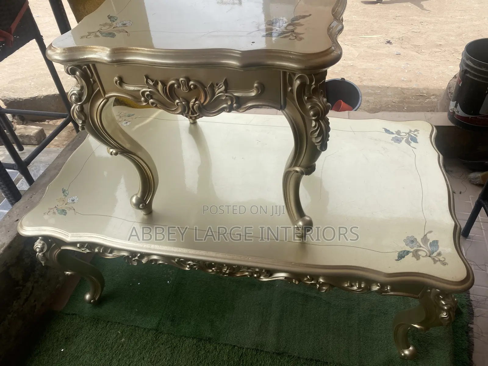 Royal Center Table
