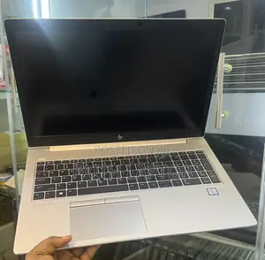Laptop HP EliteBook 830 G6 8GB Intel Core i7 SSD 256GB