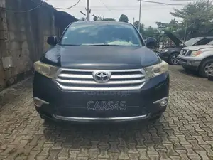 Toyota Highlander SE 2012 Black