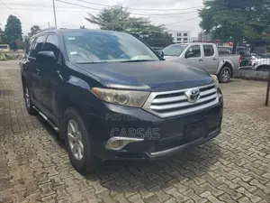 Toyota Highlander SE 2012 Black