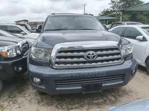 Toyota Sequoia Limited 4dr SUV 4WD (5.7L 8cyl 6A) 2008 Gray