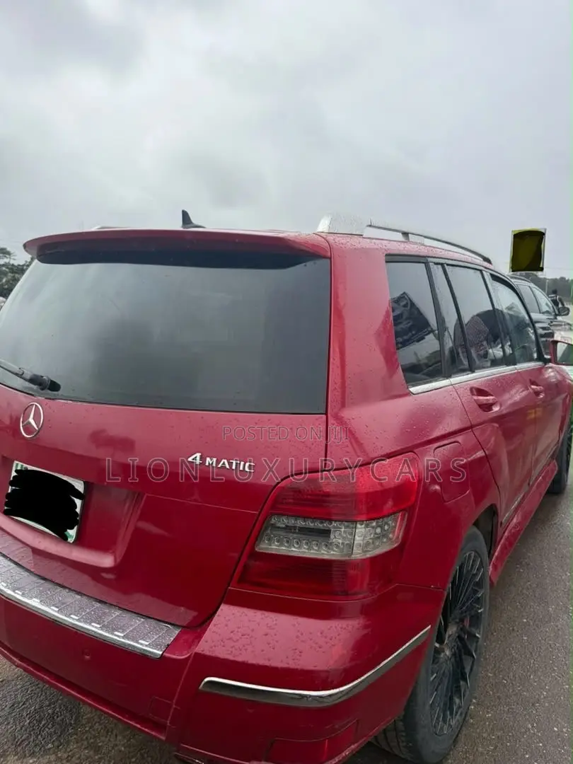 Mercedes-Benz GLK-Class 2010 Red