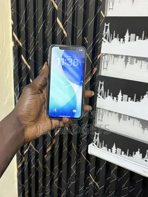 Apple iPhone 11 64 GB White